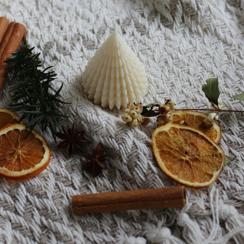 Kerze Weihnachten "Tannenbaum bauchig S"