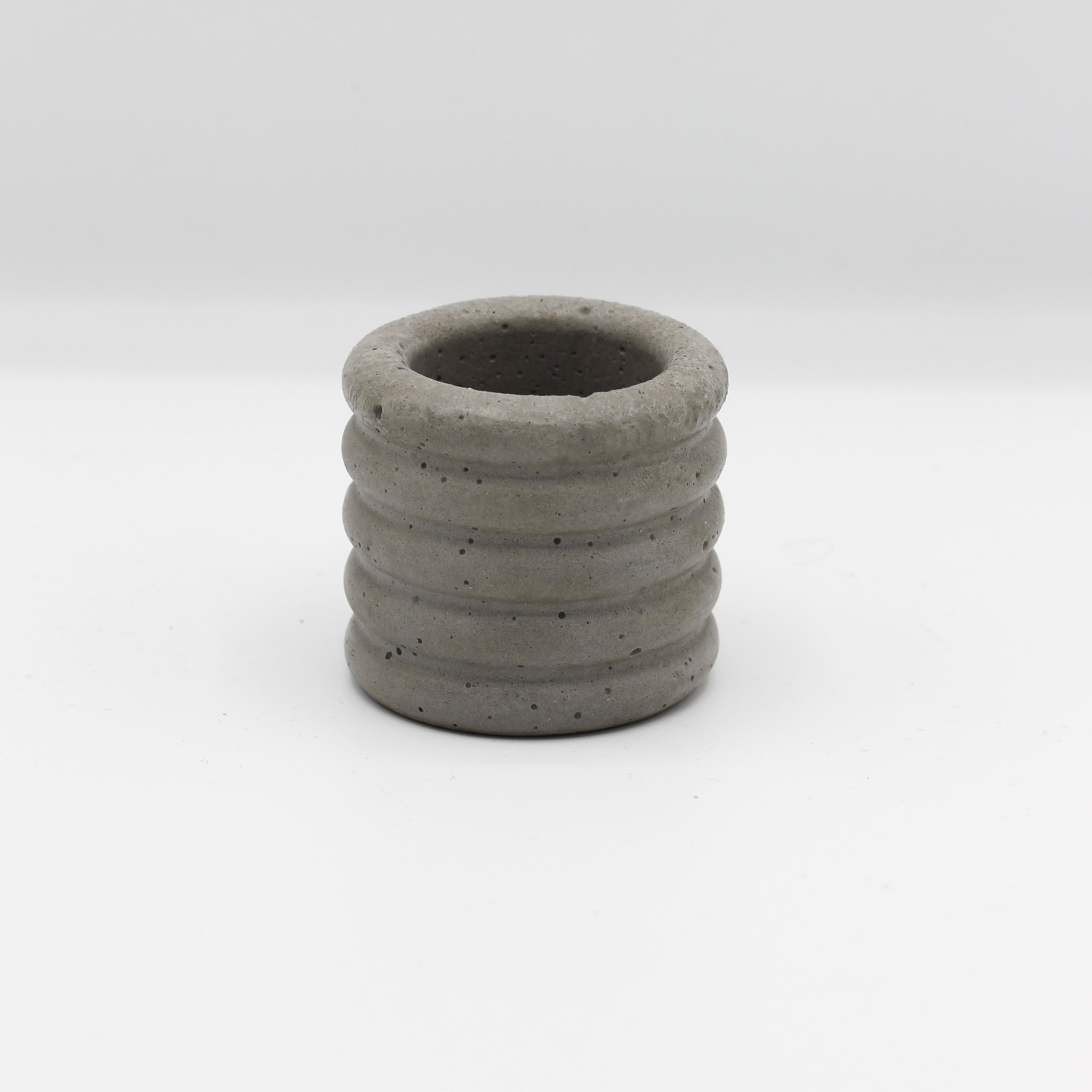 Beton Kerzenständer ; Topf ; Vase ; Ring;  „Roma“